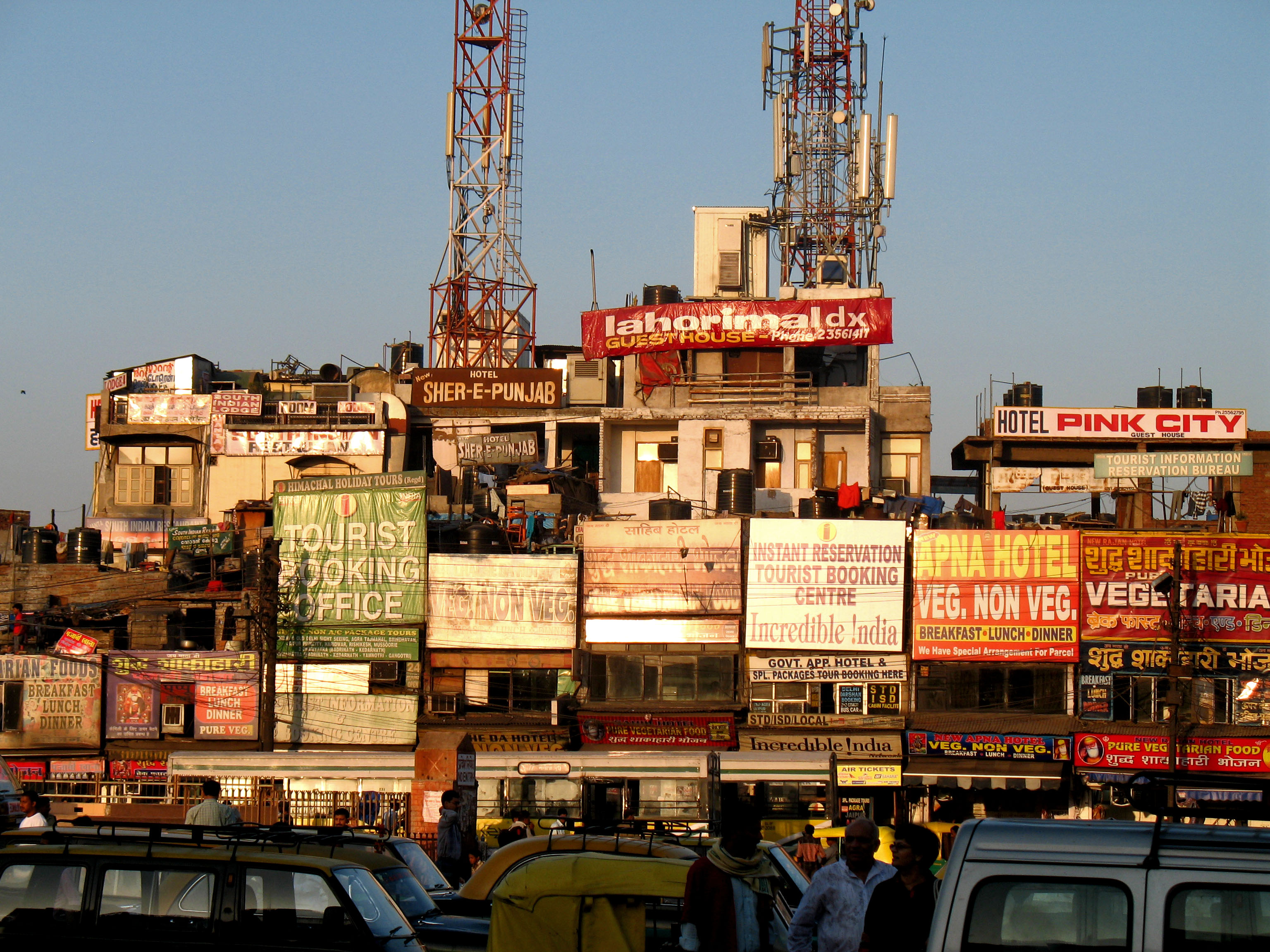 Paharganj,_across_New_Delhi_Railway_station